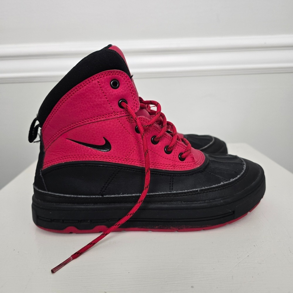 Nike ACG Youth Woodside II High Distance Duck Boots Sz 5Y Red/Black Winter Snow
